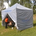 3x3m pop up teltta logoineen jo käytössä